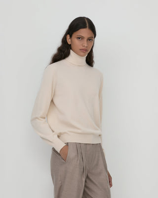 Monte Cervino italin trutlneck beige