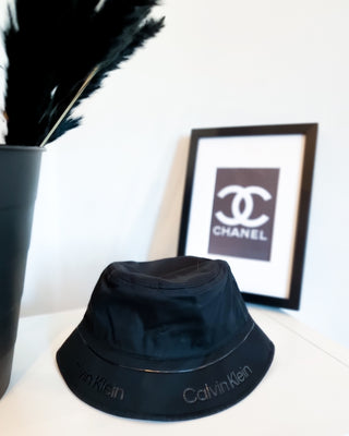 Calvin Klein bucket stila cepure