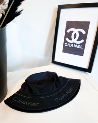 Calvin Klein bucket stila cepure